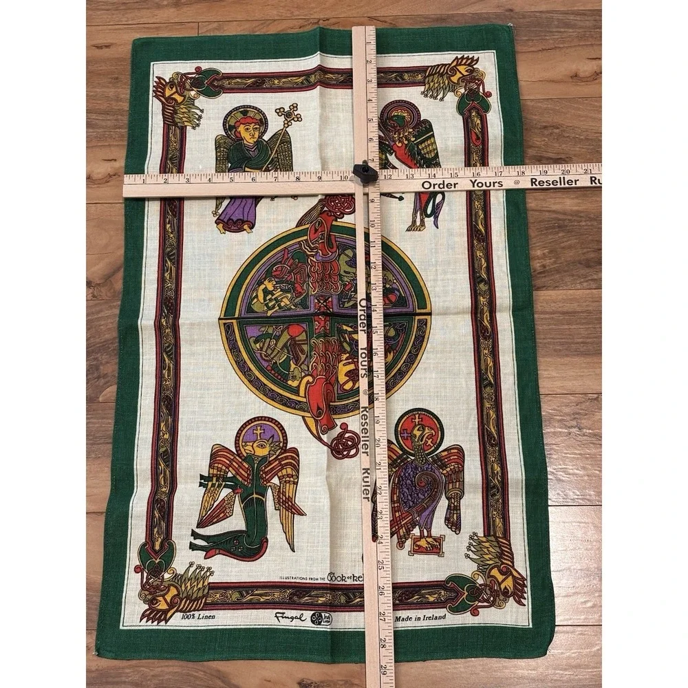 Vtg. Irish Linen Tea Towel Celtic From The Book Of‎ Kells  18x29 Wall Hanging